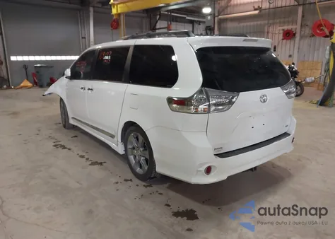 2014 Toyota Sienna Se 8 Passenger z USA, uszkodzony, nr VIN 5TDXK3DC7ES497390